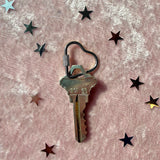 Screw Lock Heart Carabiner- Silver